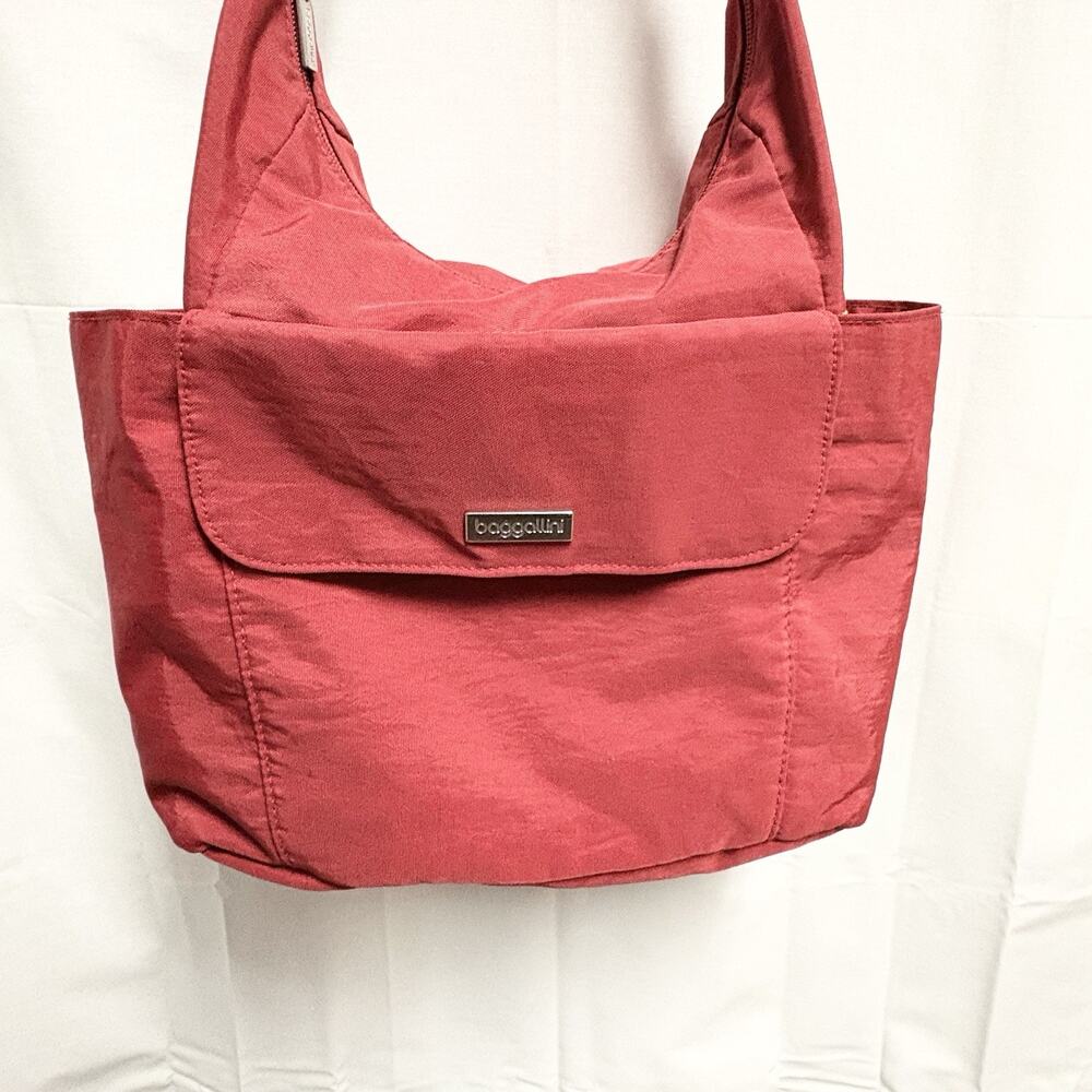 Baggallini Red Criss Cross Bag Crossbody Travel Purse Adj Strap Side Pockets